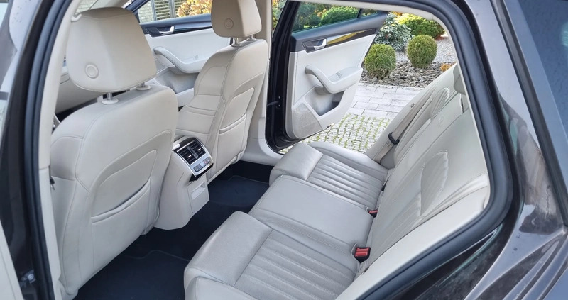 Skoda Superb cena 79900 przebieg: 210000, rok produkcji 2017 z Kostrzyn nad Odrą małe 137